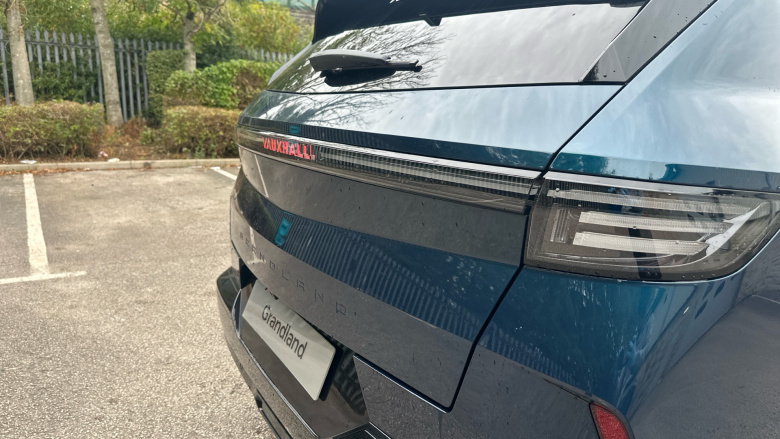 Vauxhall Grandland 157kW GS 73kWh 5dr Auto Electric Hatchback